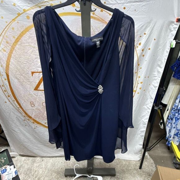 R & M Richards Plus Size Embellished Chiffon-Cape Dress - Navy Blue Size 22W - Picture 2 of 3